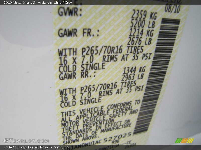 Avalanche White / Gray 2010 Nissan Xterra S