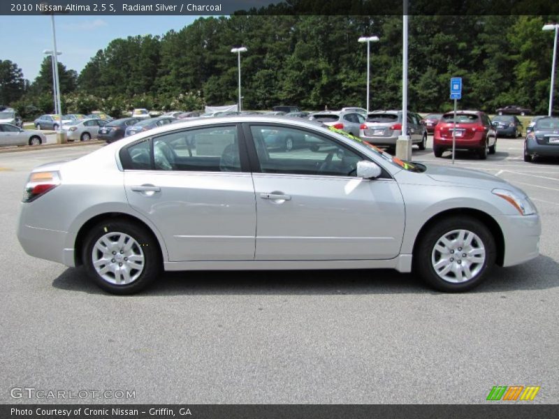 Radiant Silver / Charcoal 2010 Nissan Altima 2.5 S