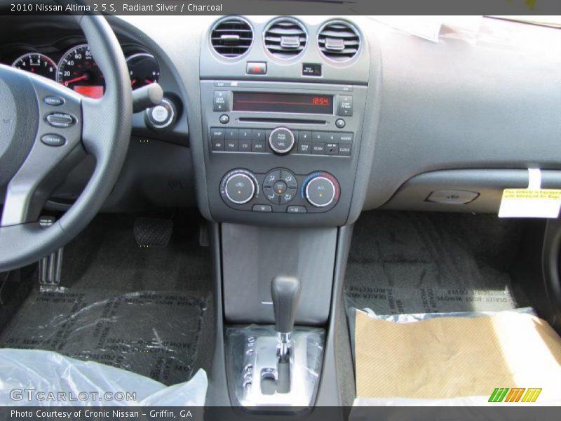 Radiant Silver / Charcoal 2010 Nissan Altima 2.5 S