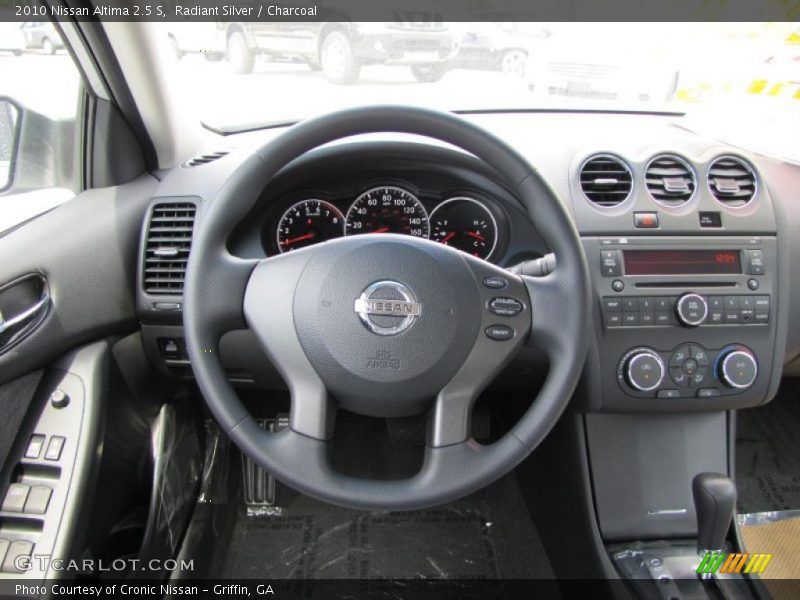 Radiant Silver / Charcoal 2010 Nissan Altima 2.5 S
