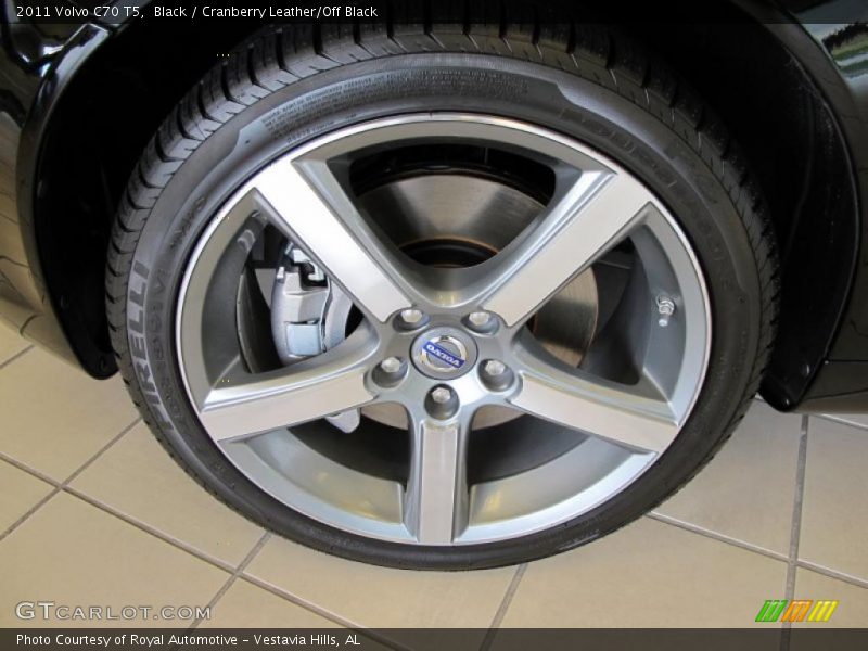 Black / Cranberry Leather/Off Black 2011 Volvo C70 T5