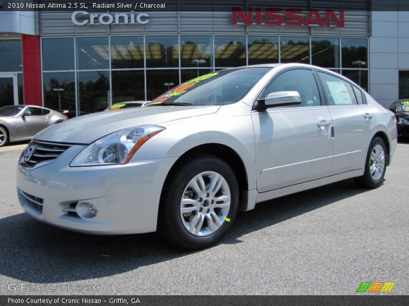 Radiant Silver / Charcoal 2010 Nissan Altima 2.5 SL