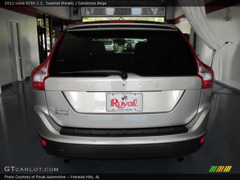 Seashell Metallic / Sandstone Beige 2011 Volvo XC60 3.2