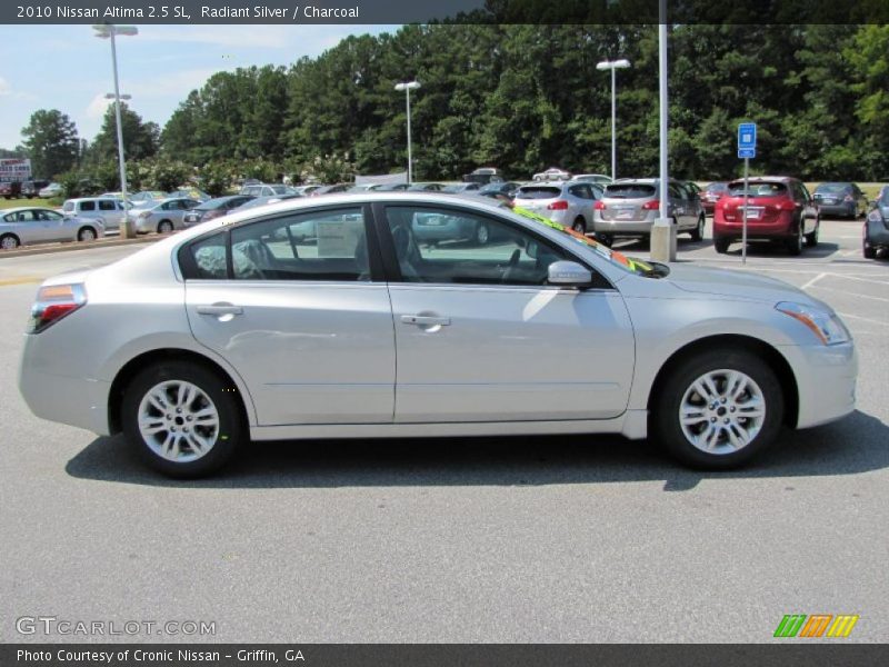 Radiant Silver / Charcoal 2010 Nissan Altima 2.5 SL