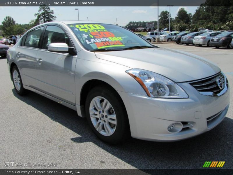 Radiant Silver / Charcoal 2010 Nissan Altima 2.5 SL