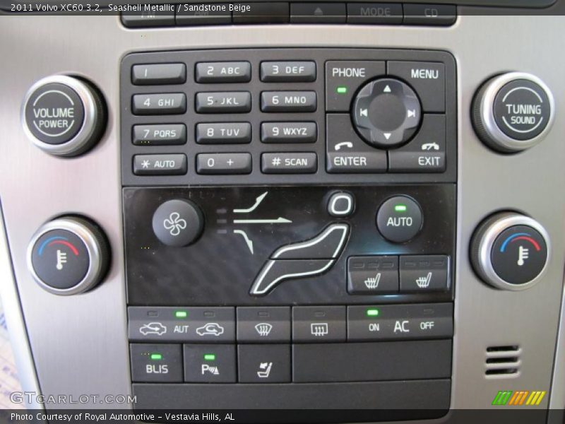 Seashell Metallic / Sandstone Beige 2011 Volvo XC60 3.2