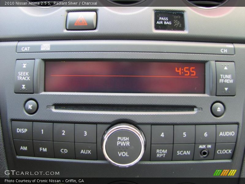 Radiant Silver / Charcoal 2010 Nissan Altima 2.5 S