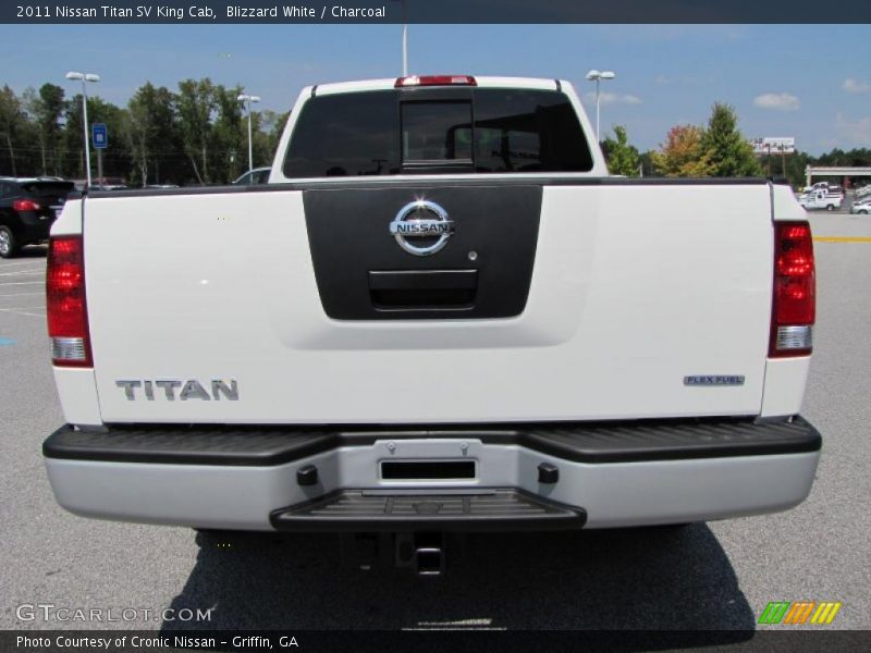 Blizzard White / Charcoal 2011 Nissan Titan SV King Cab