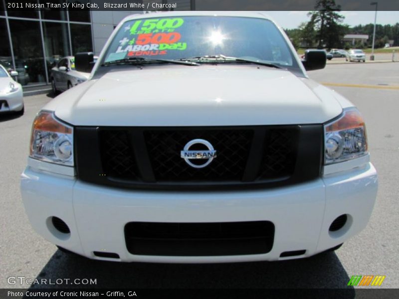 Blizzard White / Charcoal 2011 Nissan Titan SV King Cab