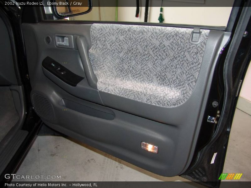 Ebony Black / Gray 2002 Isuzu Rodeo LS