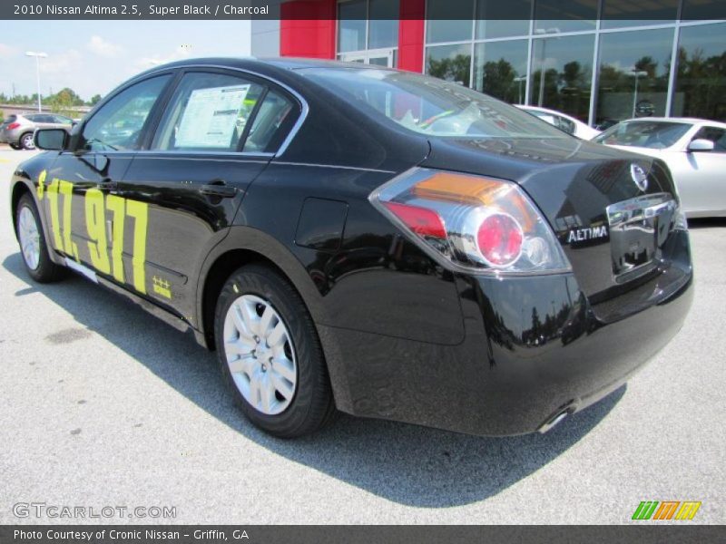 Super Black / Charcoal 2010 Nissan Altima 2.5