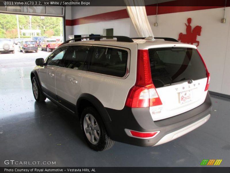 Ice White / Sandstone Beige 2011 Volvo XC70 3.2