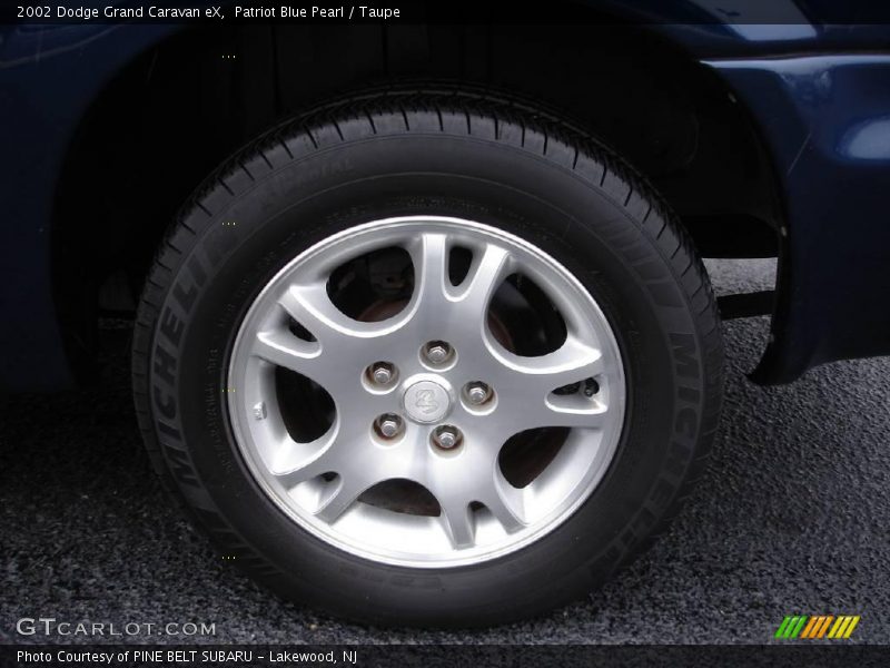 Patriot Blue Pearl / Taupe 2002 Dodge Grand Caravan eX
