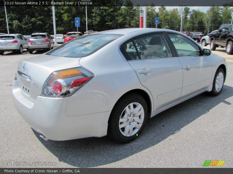 Radiant Silver / Charcoal 2010 Nissan Altima 2.5 S