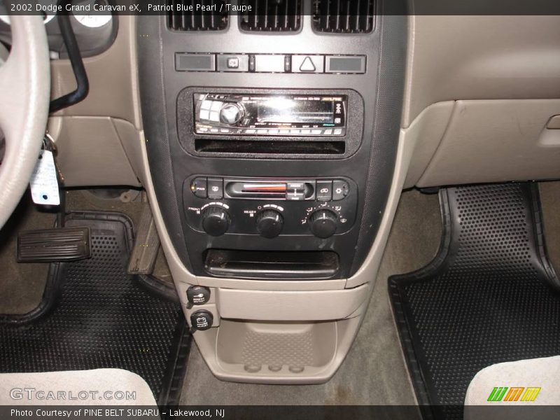 Patriot Blue Pearl / Taupe 2002 Dodge Grand Caravan eX