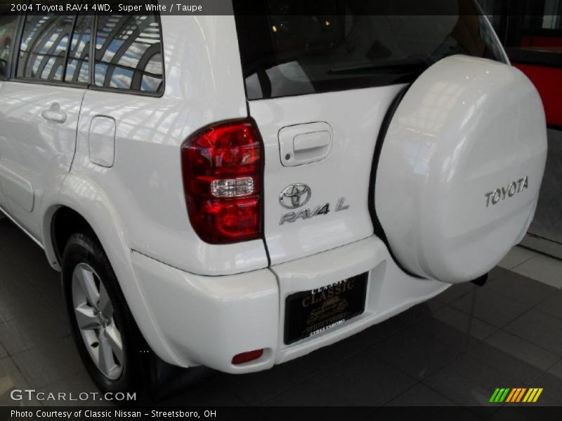 Super White / Taupe 2004 Toyota RAV4 4WD