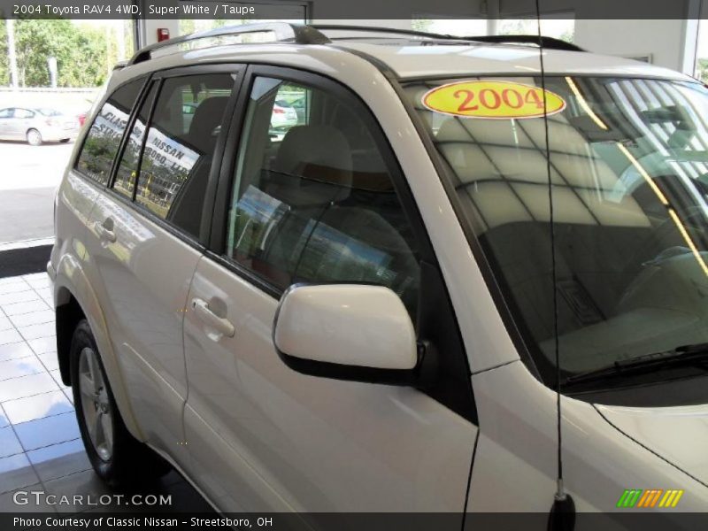 Super White / Taupe 2004 Toyota RAV4 4WD