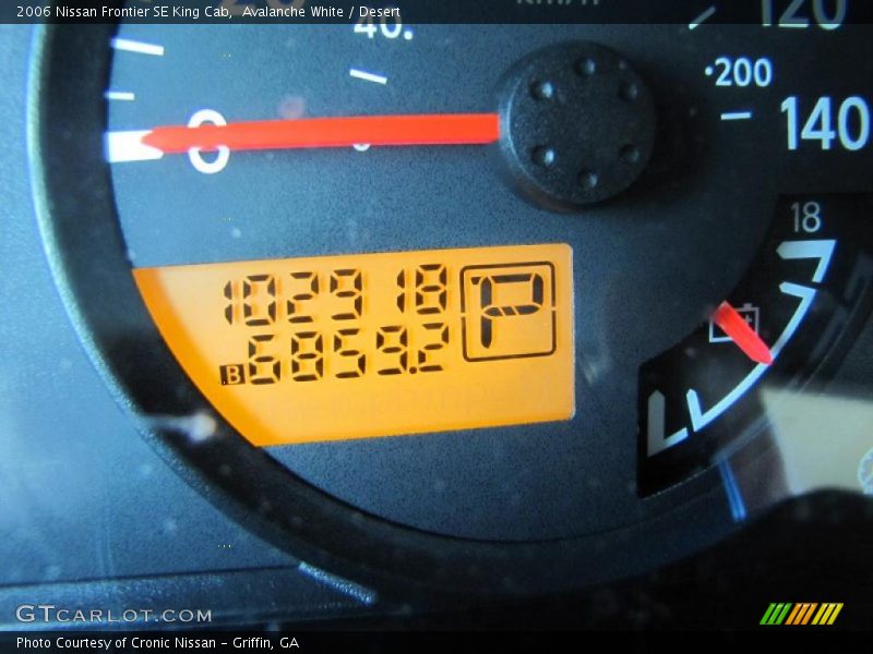 Avalanche White / Desert 2006 Nissan Frontier SE King Cab