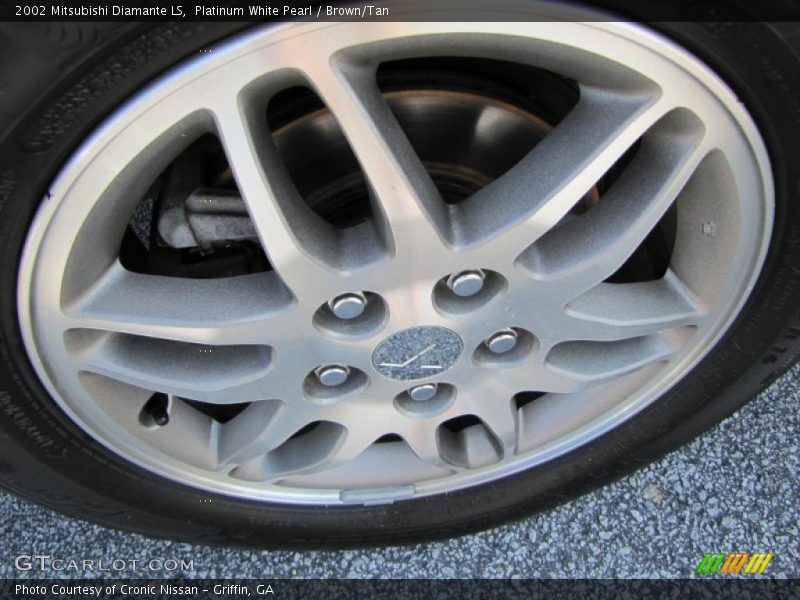 Platinum White Pearl / Brown/Tan 2002 Mitsubishi Diamante LS