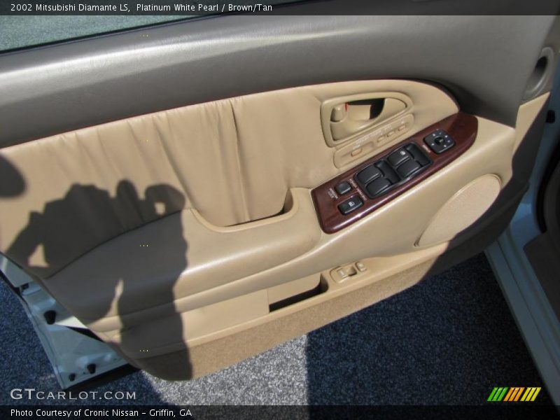 Platinum White Pearl / Brown/Tan 2002 Mitsubishi Diamante LS