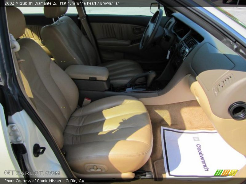Platinum White Pearl / Brown/Tan 2002 Mitsubishi Diamante LS