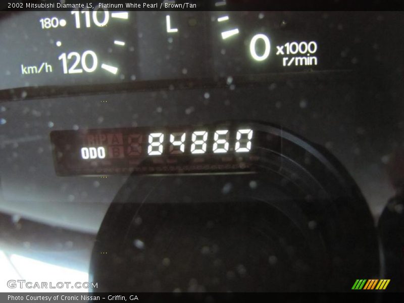 Platinum White Pearl / Brown/Tan 2002 Mitsubishi Diamante LS