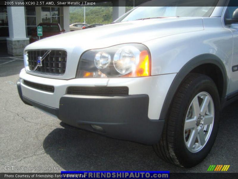 Silver Metallic / Taupe 2005 Volvo XC90 2.5T AWD