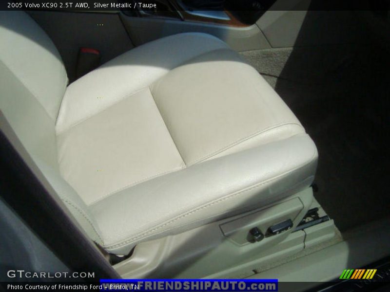 Silver Metallic / Taupe 2005 Volvo XC90 2.5T AWD