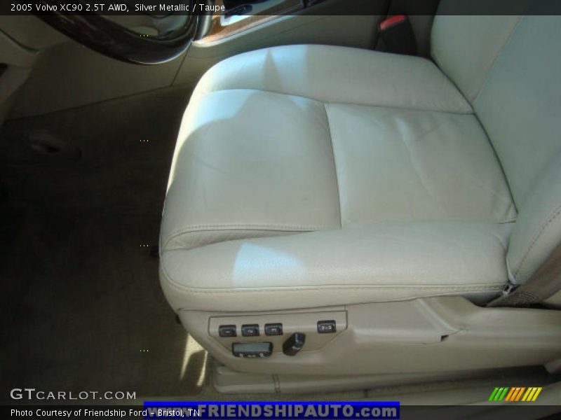 Silver Metallic / Taupe 2005 Volvo XC90 2.5T AWD