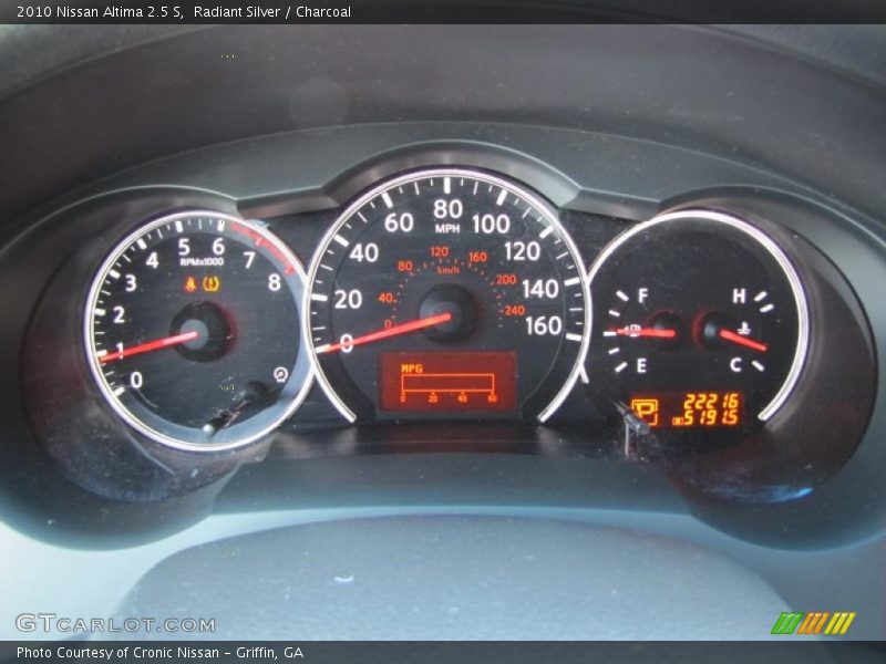Radiant Silver / Charcoal 2010 Nissan Altima 2.5 S