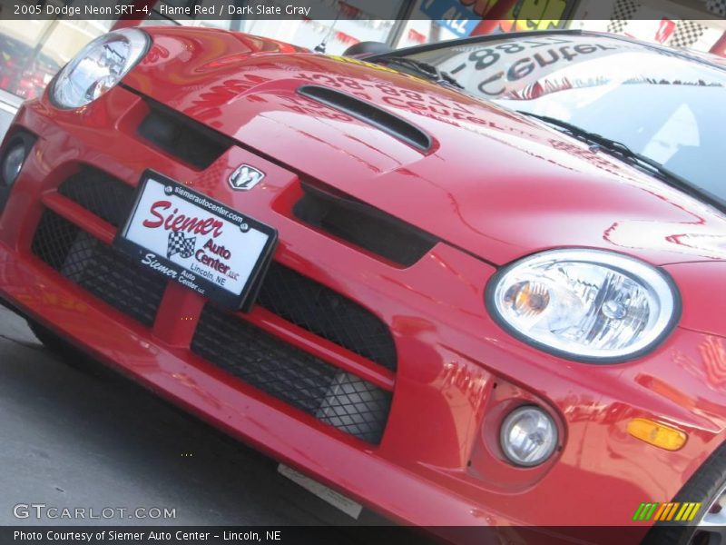 Flame Red / Dark Slate Gray 2005 Dodge Neon SRT-4