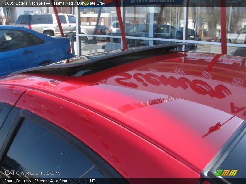 Flame Red / Dark Slate Gray 2005 Dodge Neon SRT-4