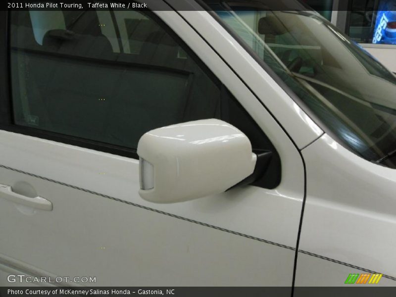 Taffeta White / Black 2011 Honda Pilot Touring