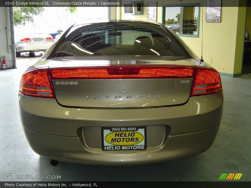 Cinnamon Glaze Metallic / Sandstone 2002 Dodge Intrepid SE