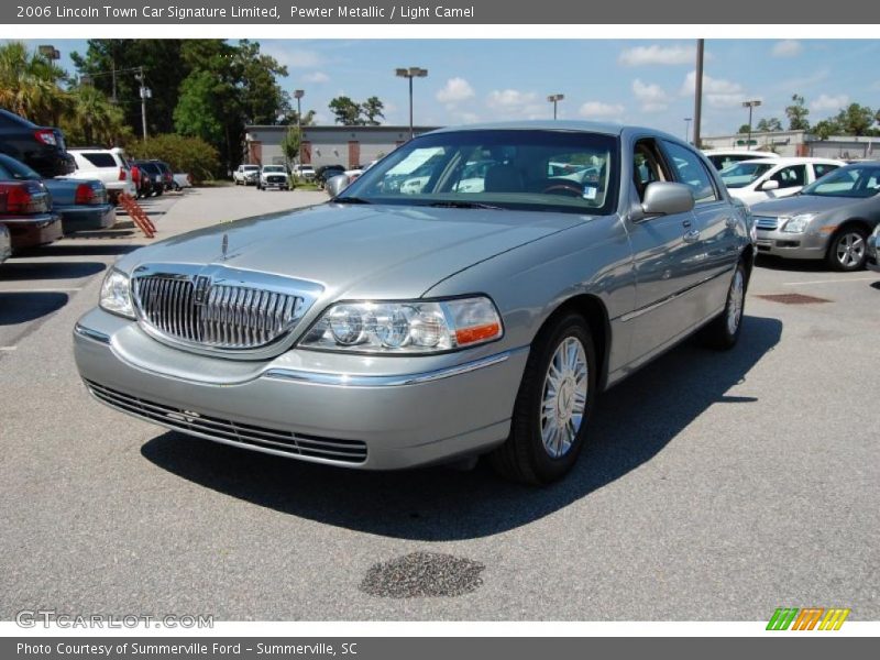 Pewter Metallic / Light Camel 2006 Lincoln Town Car Signature Limited