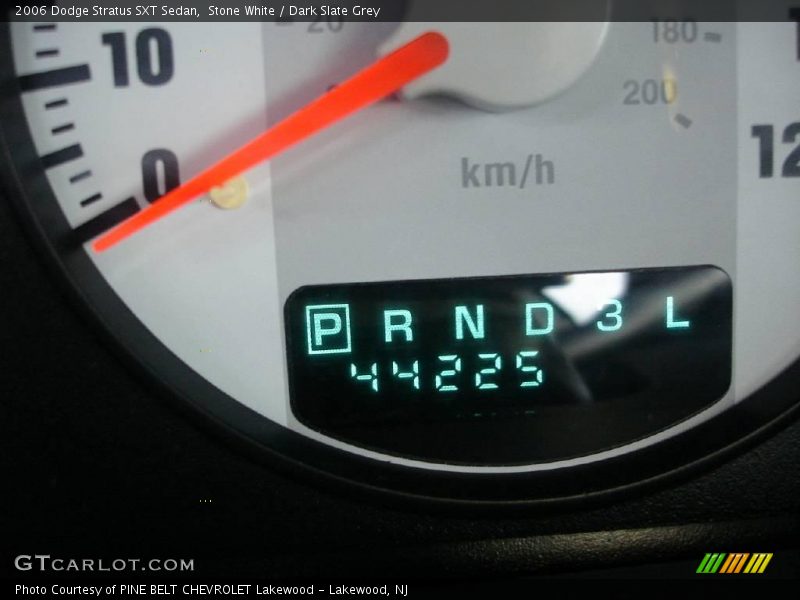 Stone White / Dark Slate Grey 2006 Dodge Stratus SXT Sedan