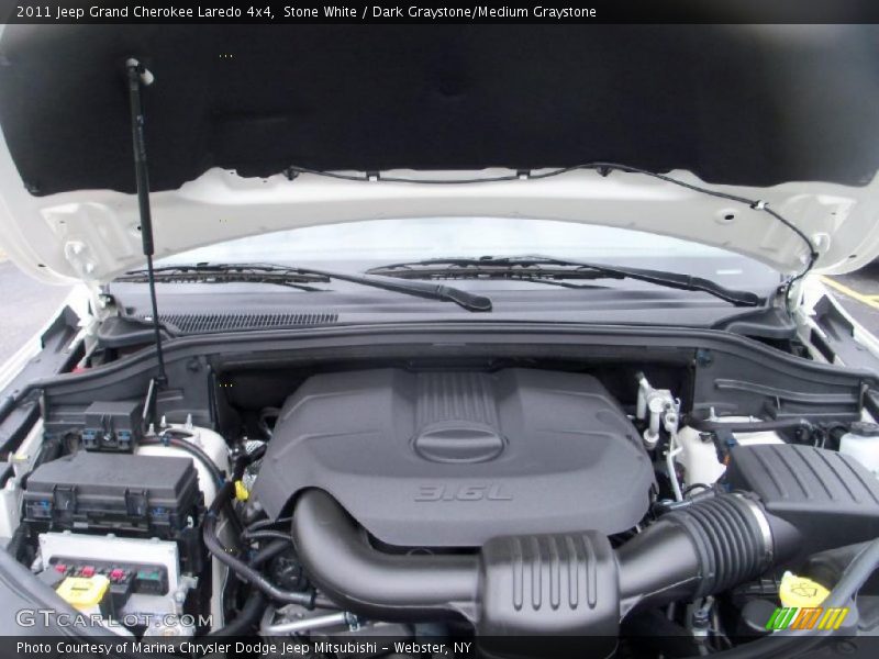 Stone White / Dark Graystone/Medium Graystone 2011 Jeep Grand Cherokee Laredo 4x4