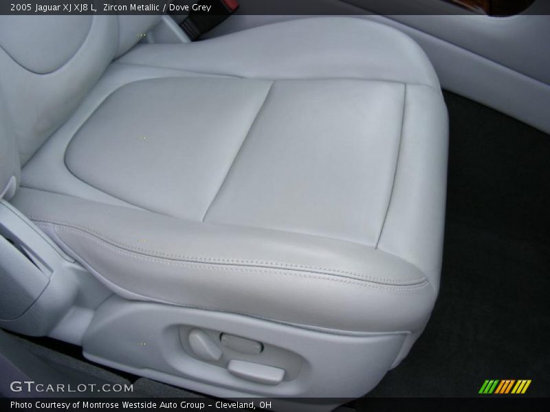 Zircon Metallic / Dove Grey 2005 Jaguar XJ XJ8 L