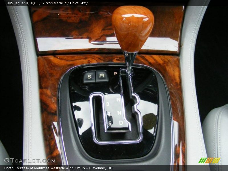 Zircon Metallic / Dove Grey 2005 Jaguar XJ XJ8 L