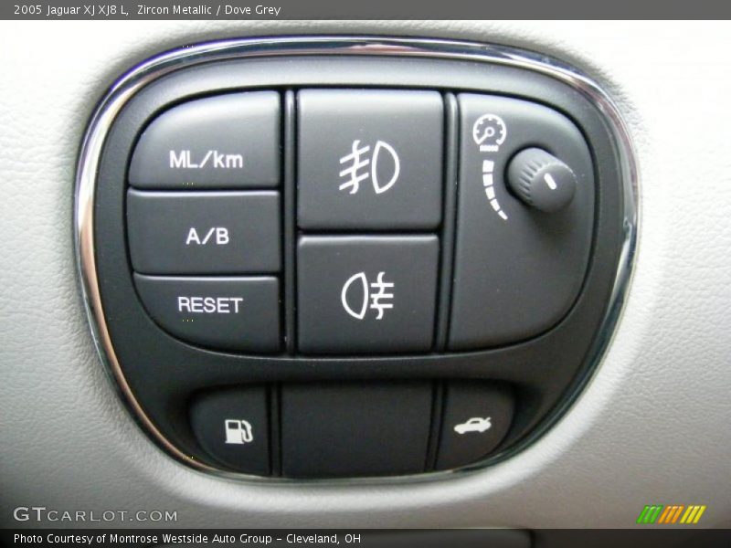 Zircon Metallic / Dove Grey 2005 Jaguar XJ XJ8 L