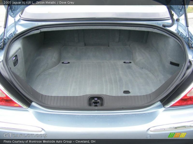 Zircon Metallic / Dove Grey 2005 Jaguar XJ XJ8 L