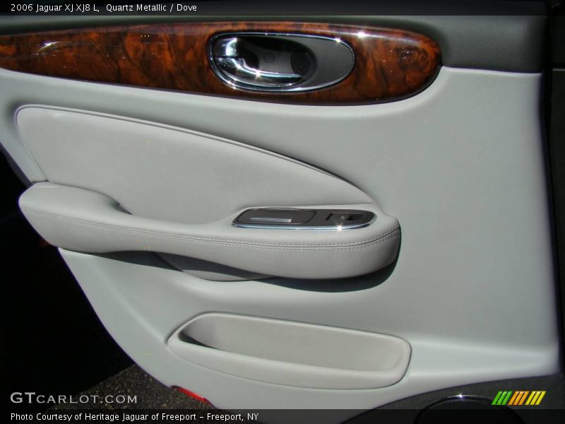 Quartz Metallic / Dove 2006 Jaguar XJ XJ8 L