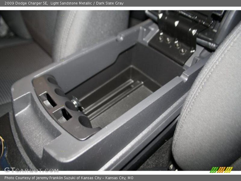 Light Sandstone Metallic / Dark Slate Gray 2009 Dodge Charger SE