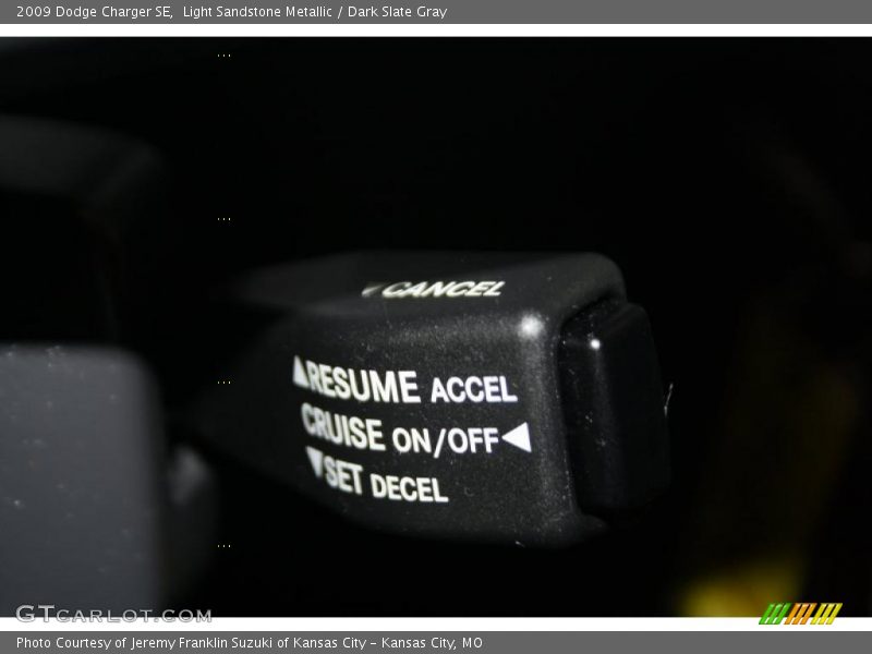 Light Sandstone Metallic / Dark Slate Gray 2009 Dodge Charger SE