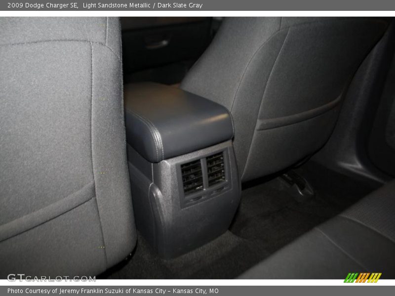 Light Sandstone Metallic / Dark Slate Gray 2009 Dodge Charger SE
