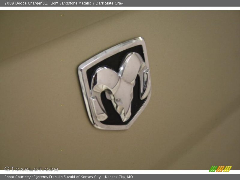 Light Sandstone Metallic / Dark Slate Gray 2009 Dodge Charger SE