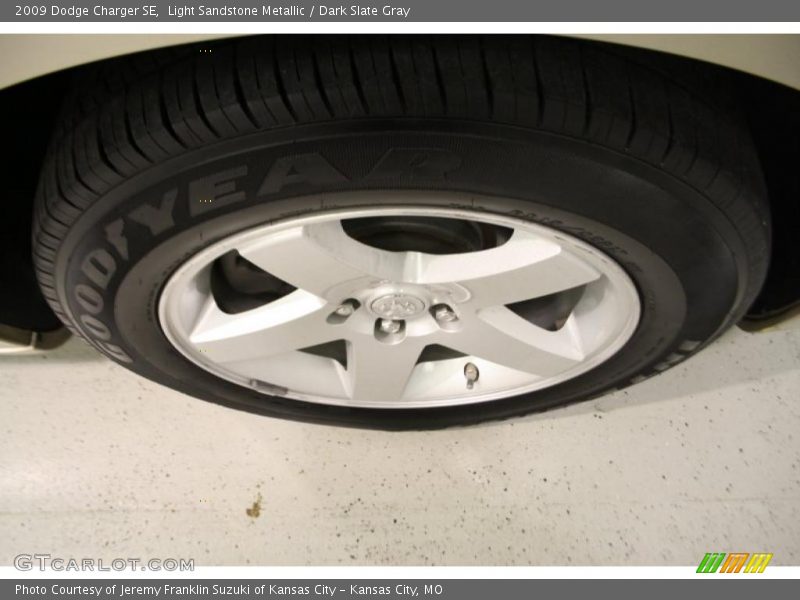 Light Sandstone Metallic / Dark Slate Gray 2009 Dodge Charger SE