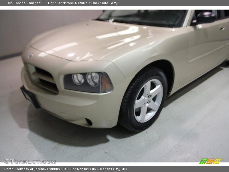 Light Sandstone Metallic / Dark Slate Gray 2009 Dodge Charger SE