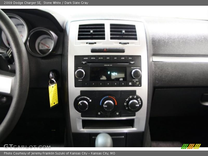 Stone White / Dark Slate Gray 2009 Dodge Charger SE
