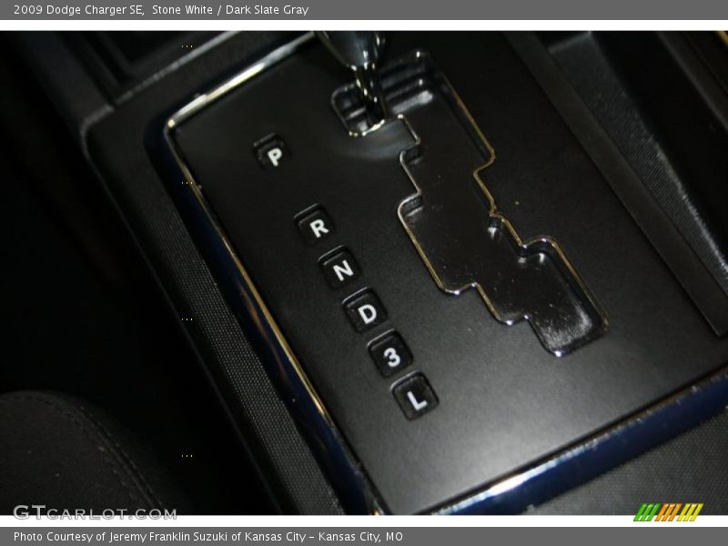 Stone White / Dark Slate Gray 2009 Dodge Charger SE